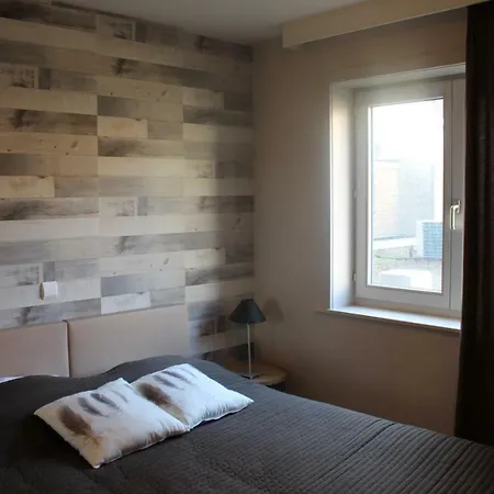 Ensorella نيوبورت